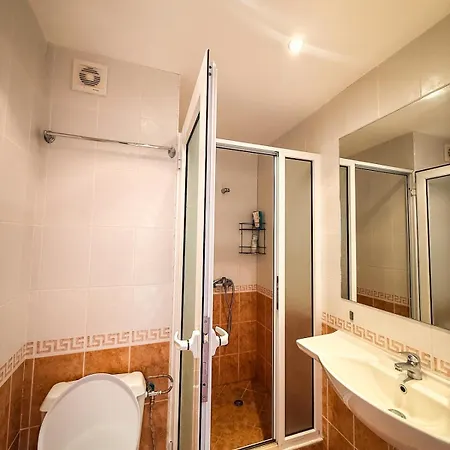 Top-floor 2br With King Bed & View Appartement *